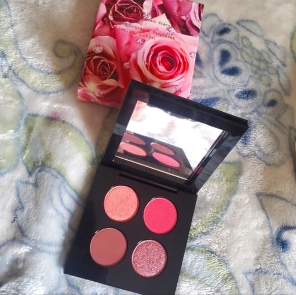 PAT McGRATH LABS Luxe Eyeshadow Palette: Eternal Eden - Divine Rose - Picture 5 of 7